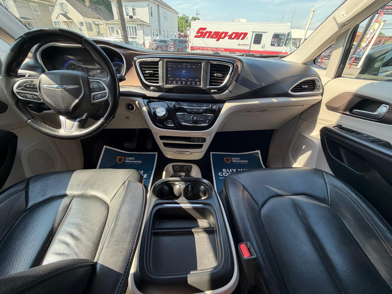 Chrysler Pacifica Touring L FWD 2018