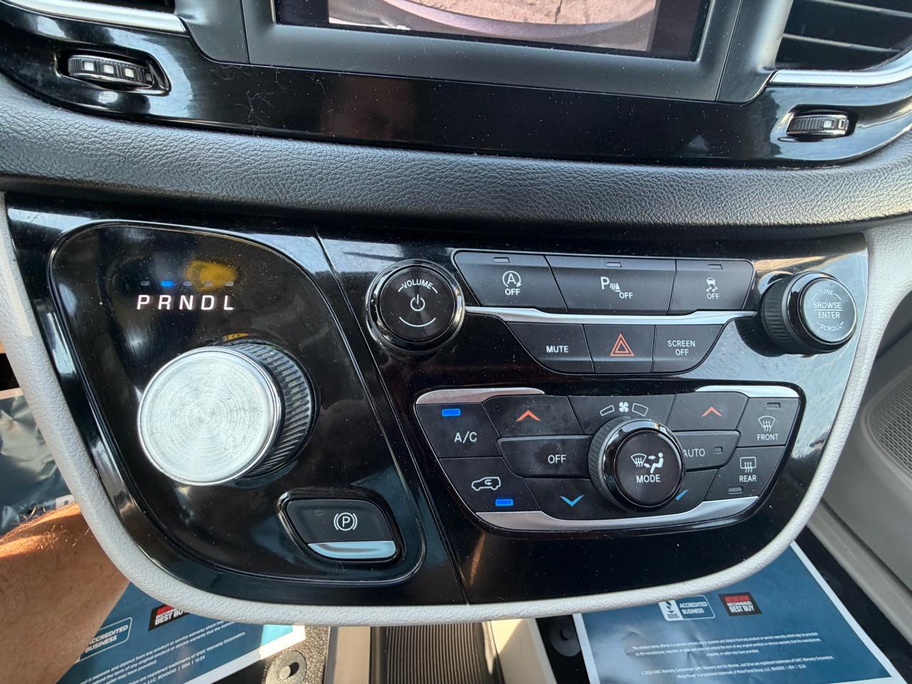 Chrysler Pacifica Touring L FWD 2018
