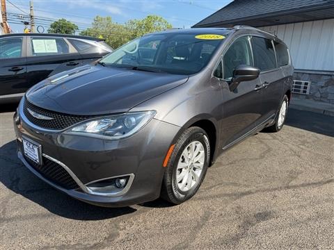 2018 Chrysler Pacifica Touring L FWD