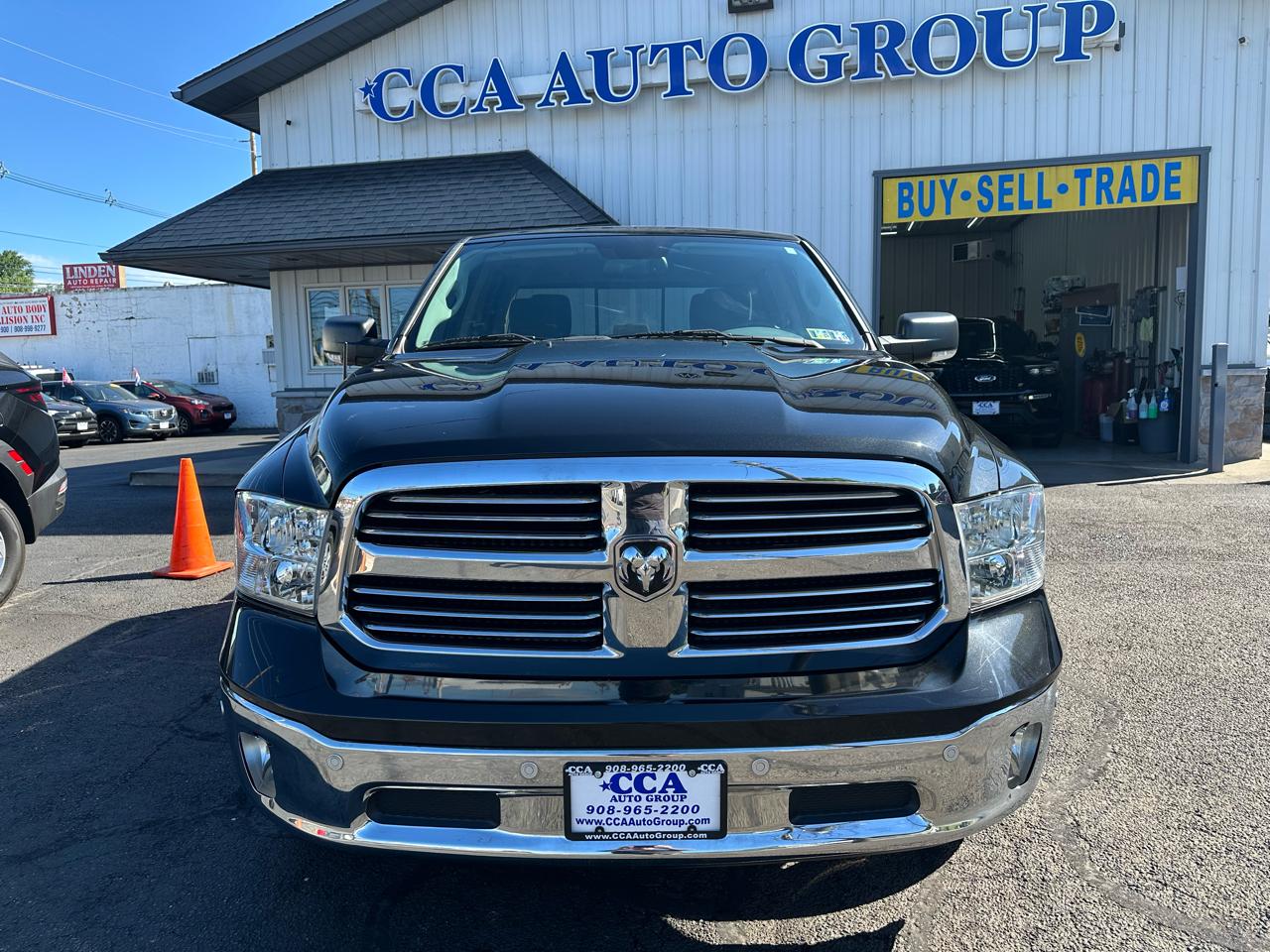 RAM 1500 Big Horn 4x4 Crew Cab 5'7" Box 2017