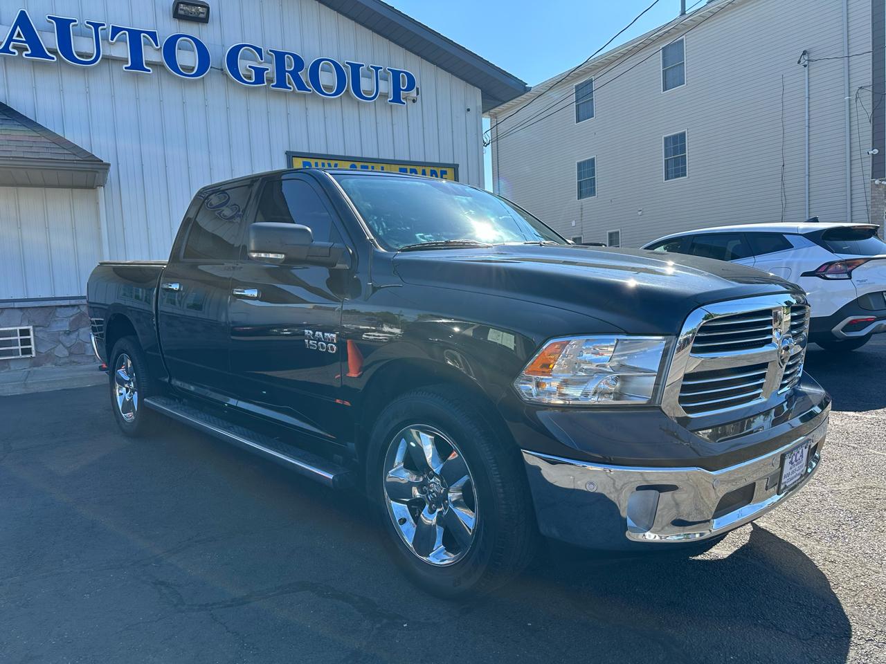 RAM 1500 Big Horn 4x4 Crew Cab 5'7" Box 2017
