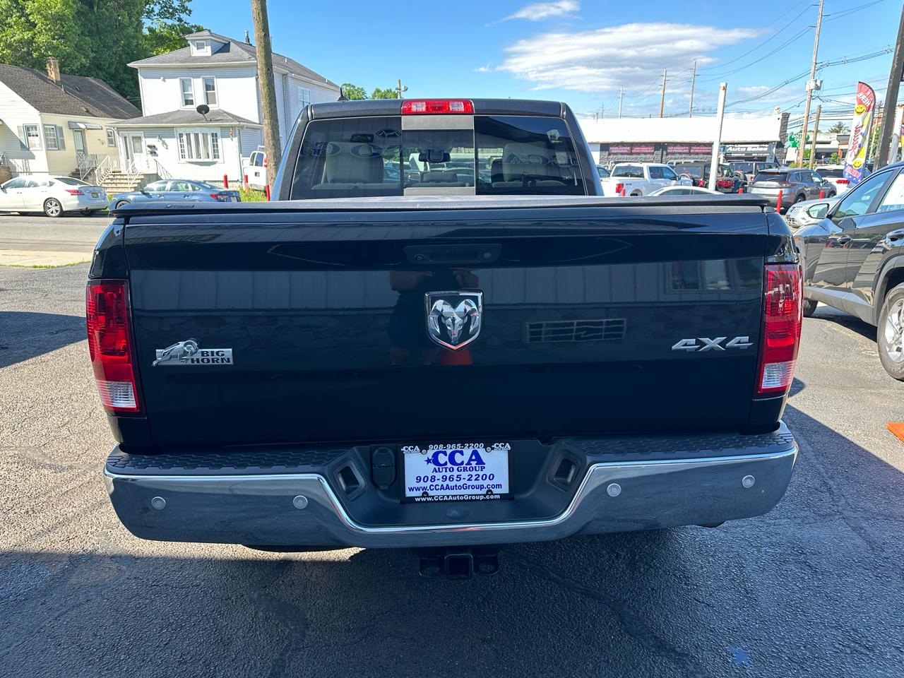 RAM 1500 Big Horn 4x4 Crew Cab 5'7" Box 2017