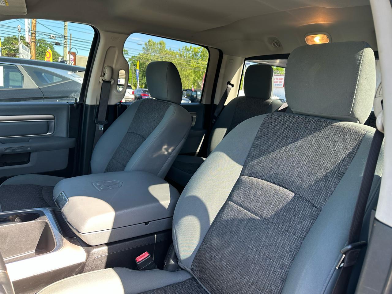 RAM 1500 Big Horn 4x4 Crew Cab 5'7" Box 2017