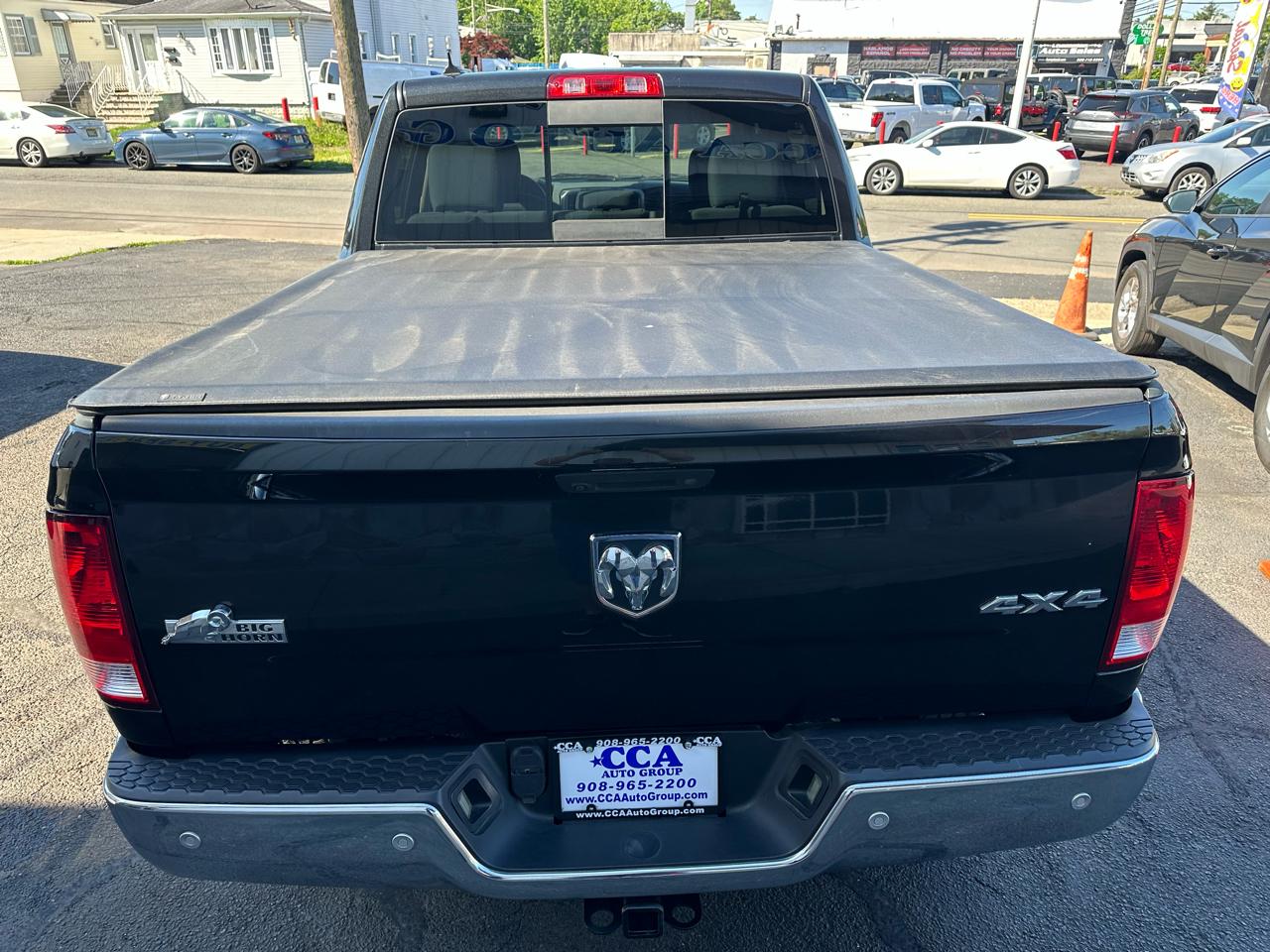 RAM 1500 Big Horn 4x4 Crew Cab 5'7" Box 2017