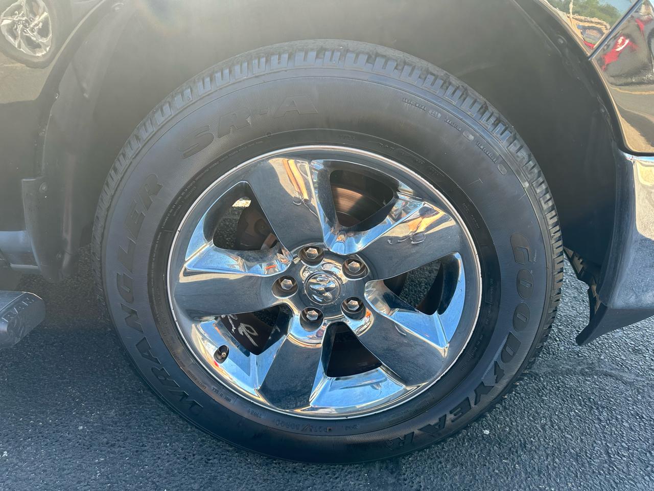 RAM 1500 Big Horn 4x4 Crew Cab 5'7" Box 2017
