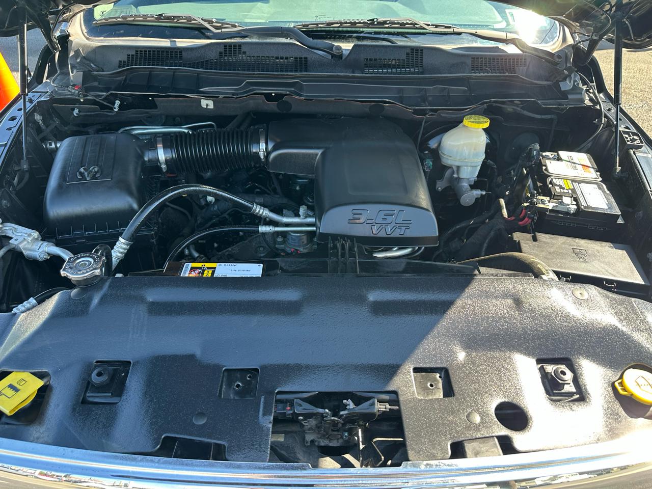 RAM 1500 Big Horn 4x4 Crew Cab 5'7" Box 2017