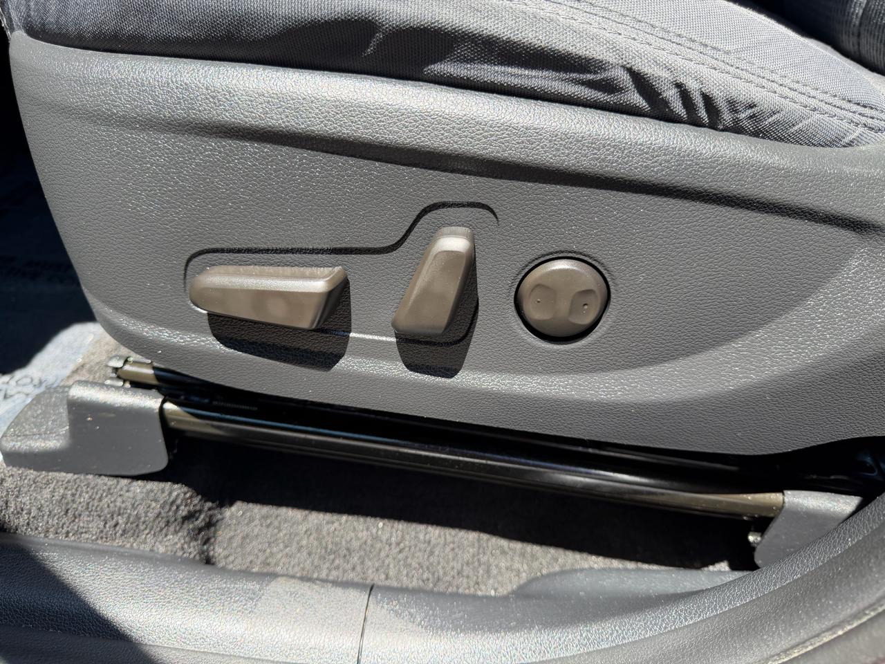 Hyundai Santa Fe SEL 2.4L Auto AWD 2019