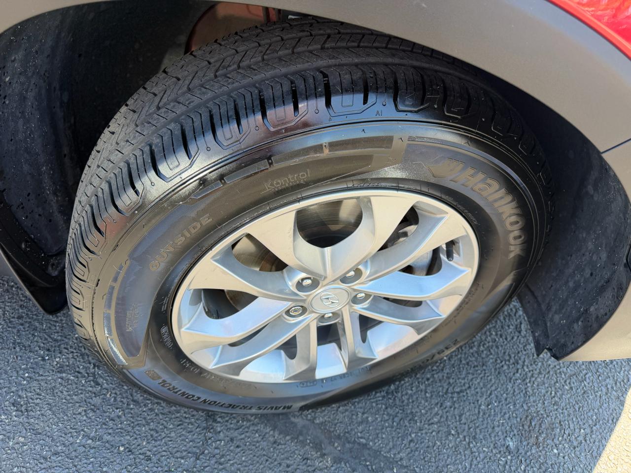 Hyundai Santa Fe SEL 2.4L Auto AWD 2019