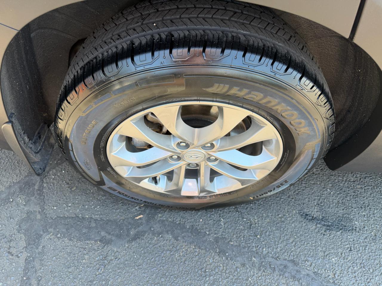 Hyundai Santa Fe SEL 2.4L Auto AWD 2019