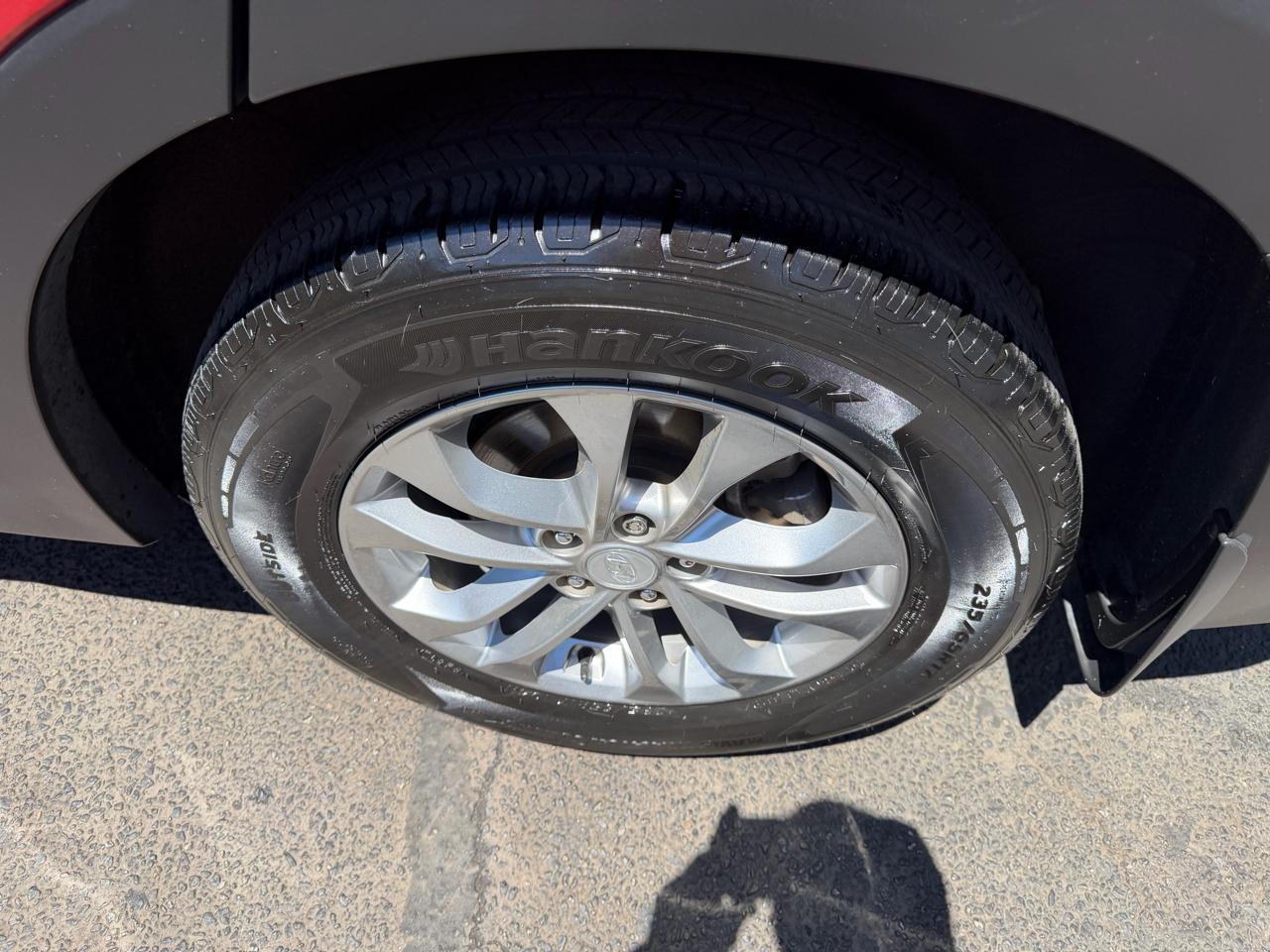 Hyundai Santa Fe SEL 2.4L Auto AWD 2019