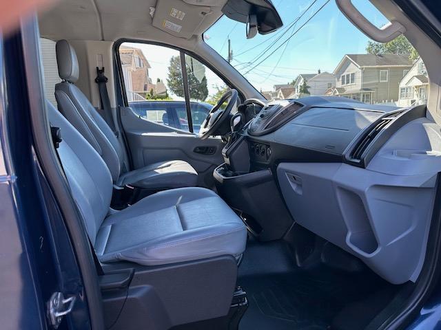Ford Transit Passenger Wagon  2019
