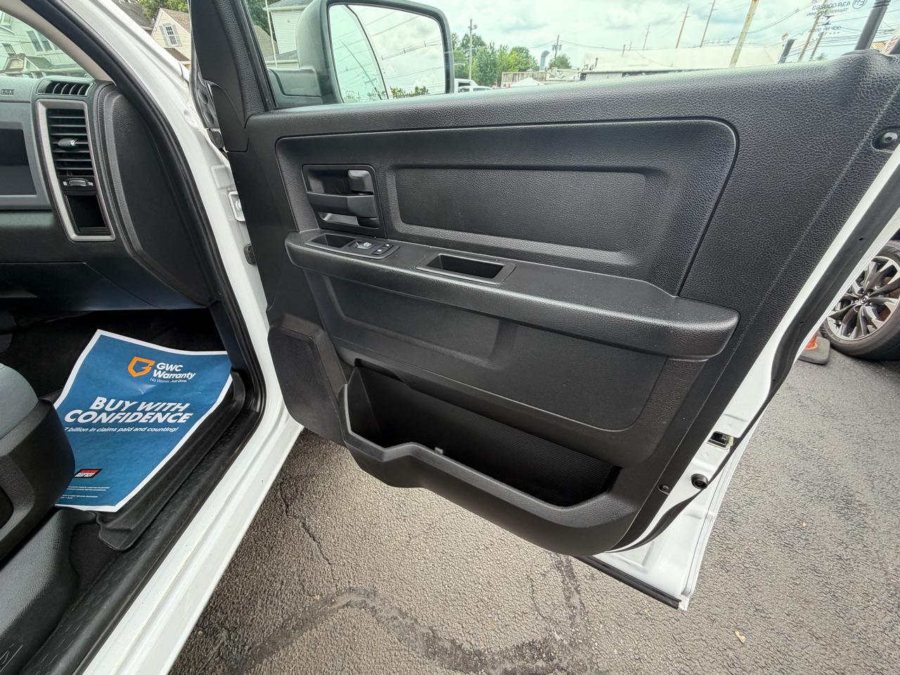 RAM 1500 Classic Express 4x4 Quad Cab 6'4" Box 2019