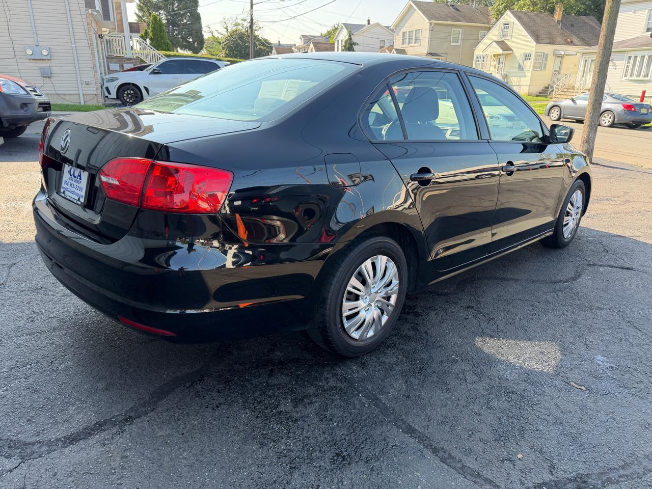 Volkswagen Jetta Sedan 4dr Auto S 2012