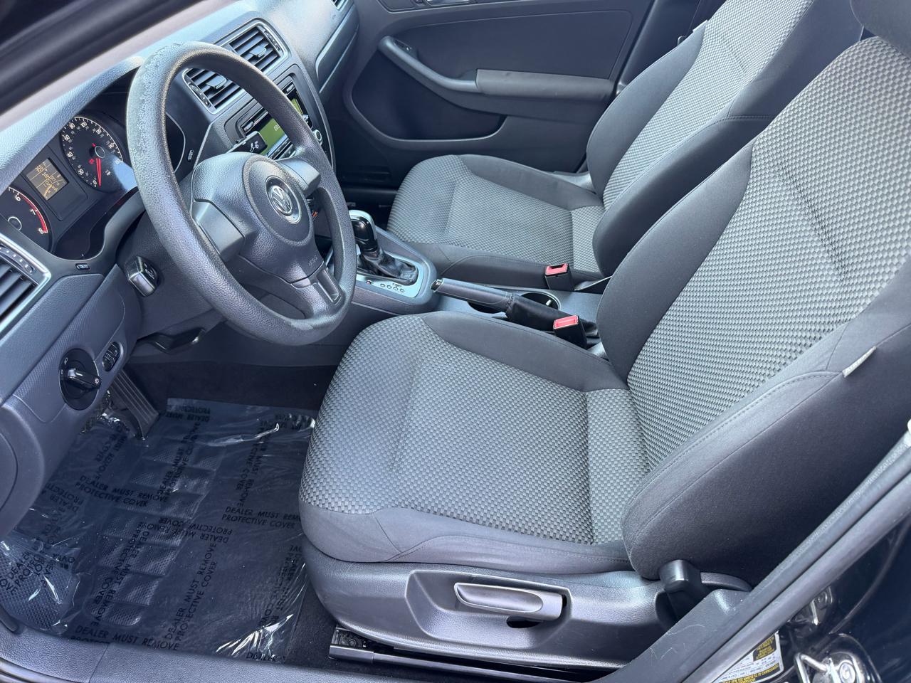 Volkswagen Jetta Sedan 4dr Auto S 2012