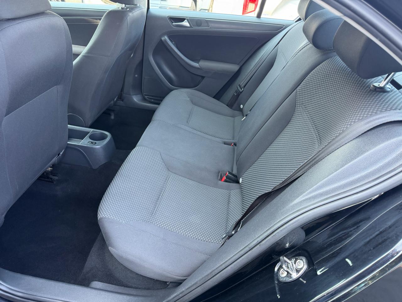 Volkswagen Jetta Sedan 4dr Auto S 2012