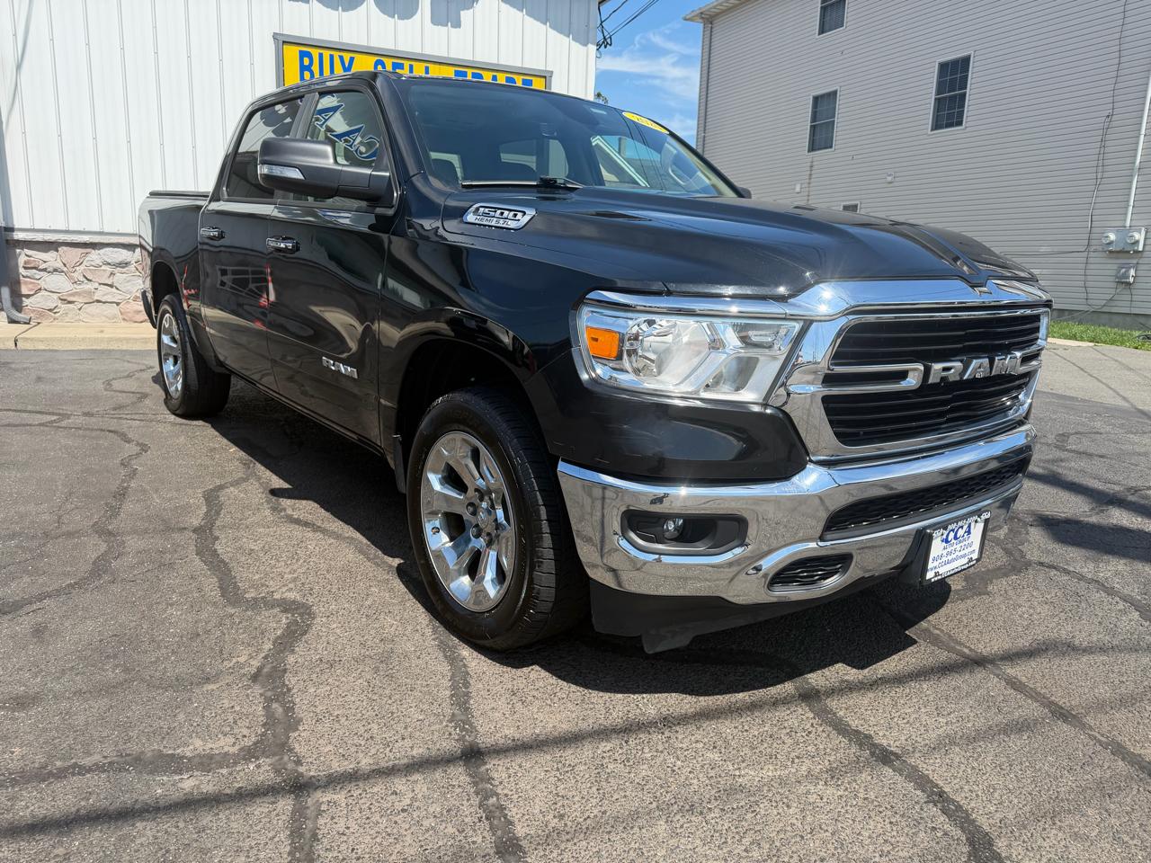 RAM 1500 Big Horn 4x4 Crew Cab 5'7" Box 2020