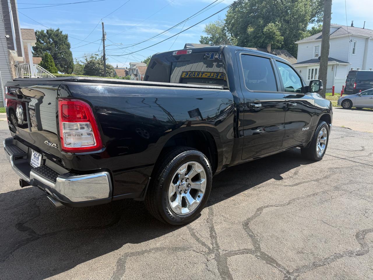 RAM 1500 Big Horn 4x4 Crew Cab 5'7" Box 2020
