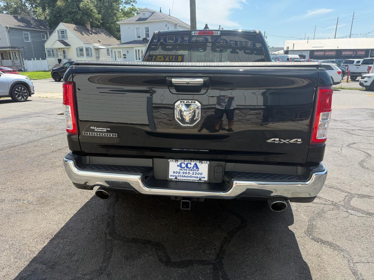 RAM 1500 Big Horn 4x4 Crew Cab 5'7" Box 2020