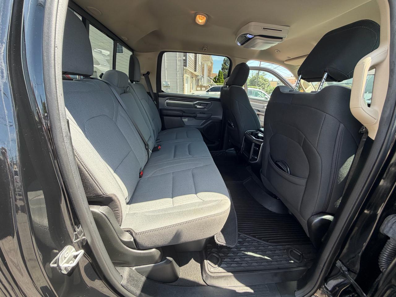 RAM 1500 Big Horn 4x4 Crew Cab 5'7" Box 2020