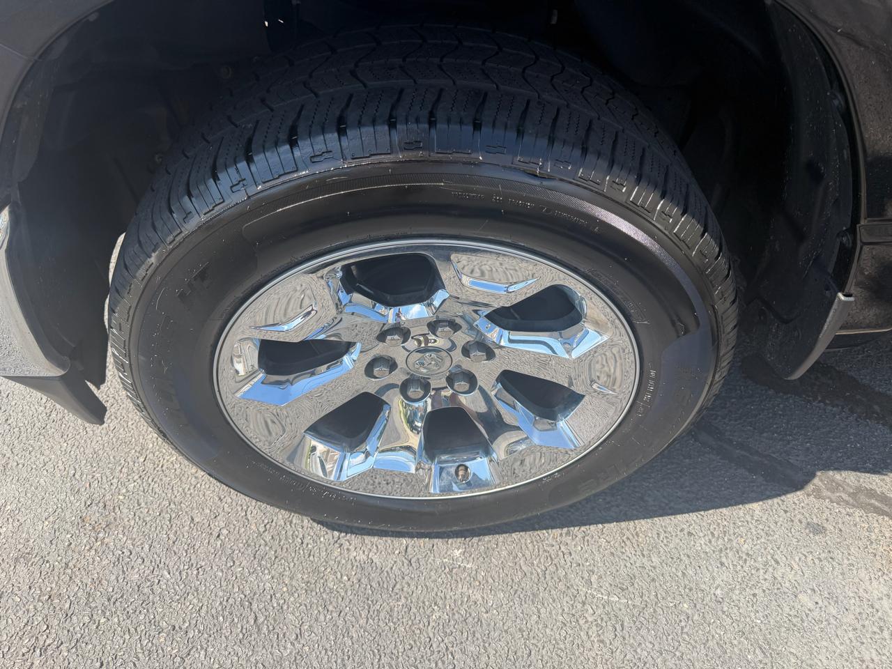 RAM 1500 Big Horn 4x4 Crew Cab 5'7" Box 2020