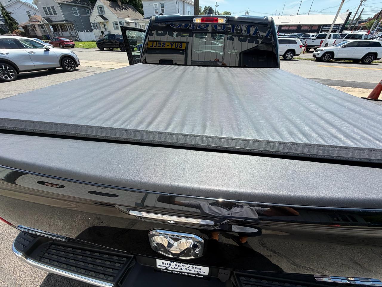 RAM 1500 Big Horn 4x4 Crew Cab 5'7" Box 2020