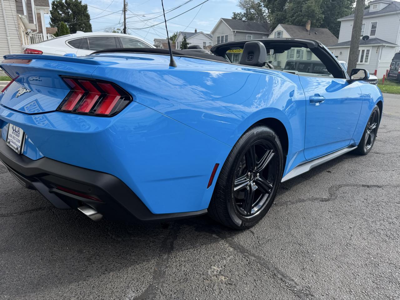 Ford Mustang Eco Premium 2D Convertible 2025