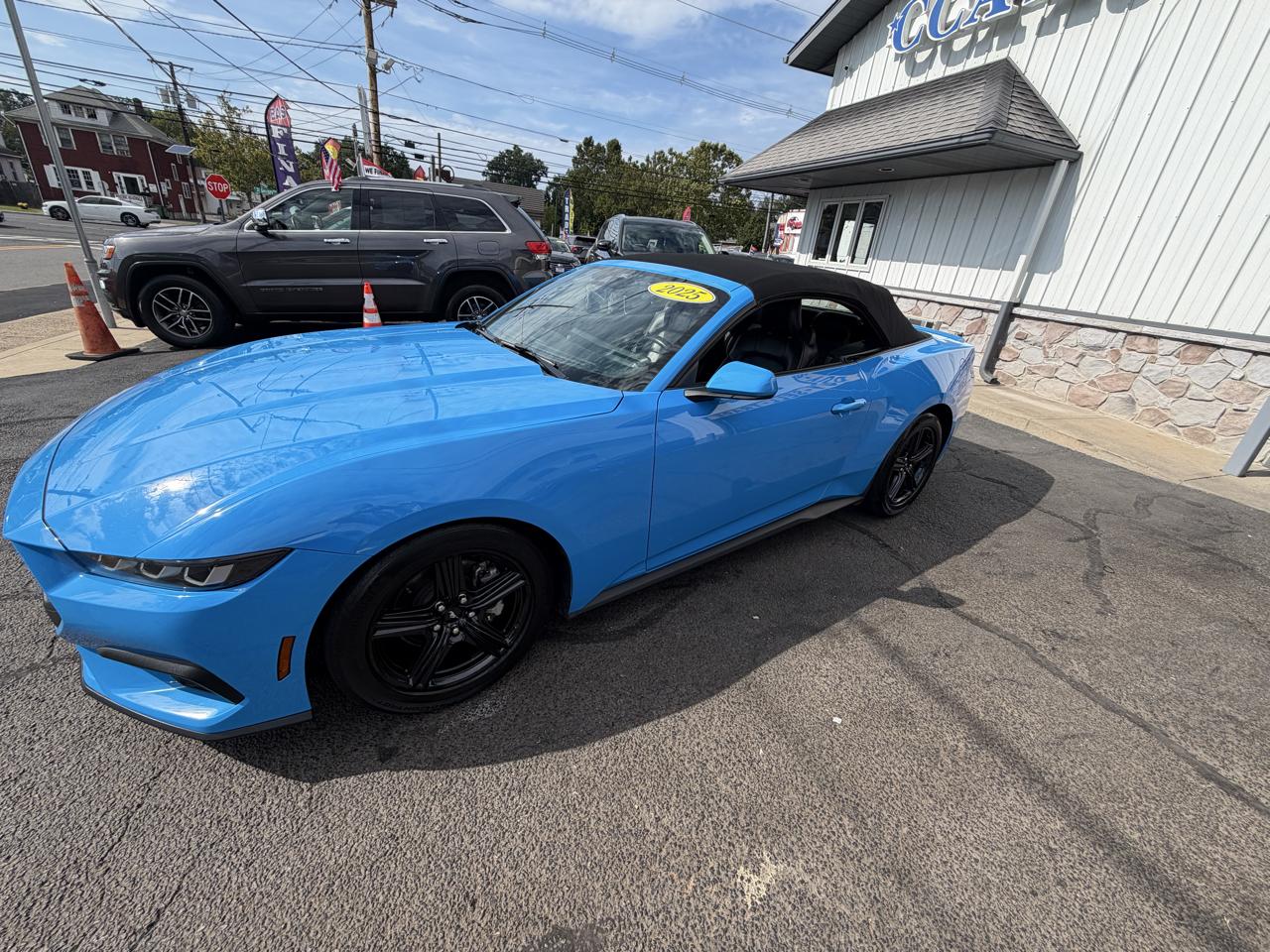 Ford Mustang Eco Premium 2D Convertible 2025