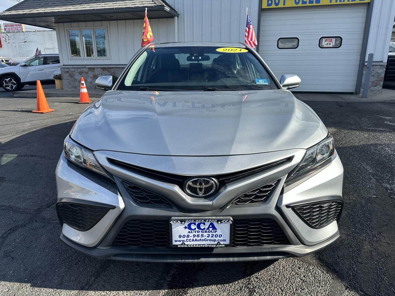 Toyota Camry SE Auto AWD (Natl) 2021
