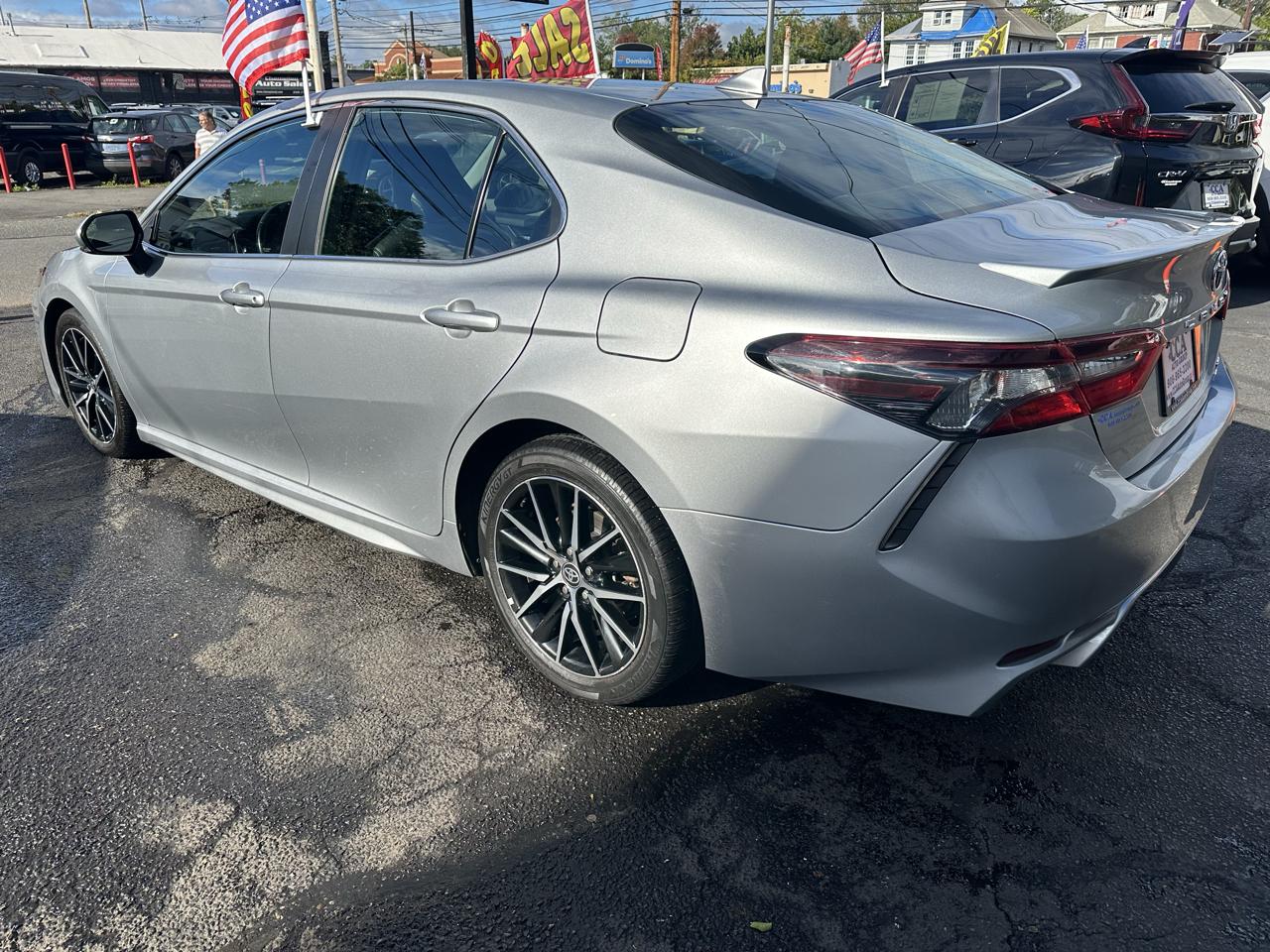 Toyota Camry SE Auto AWD (Natl) 2021