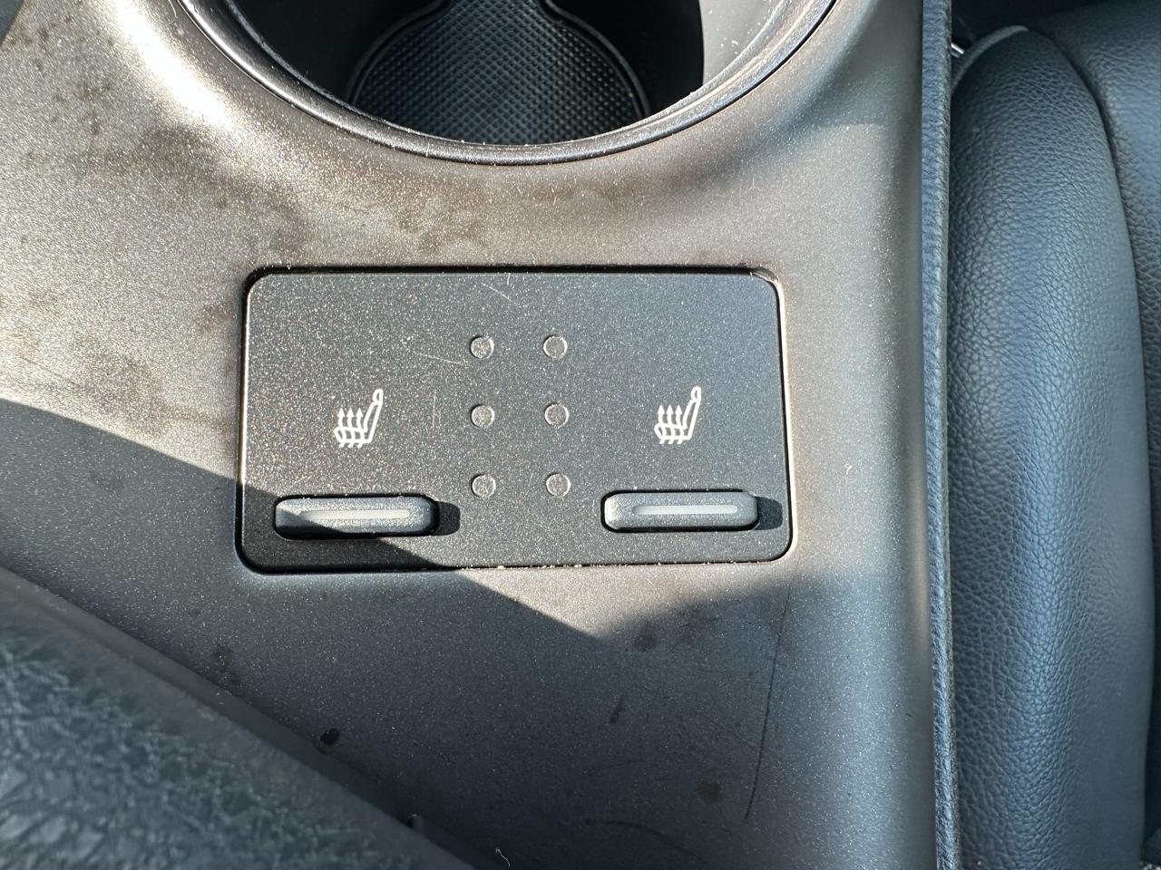 Toyota Camry SE Auto AWD (Natl) 2021