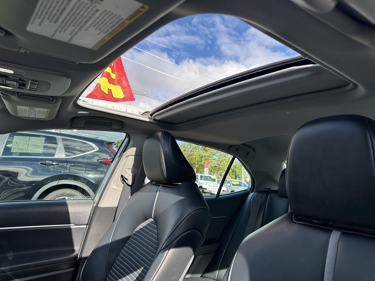 Toyota Camry SE Auto AWD (Natl) 2021