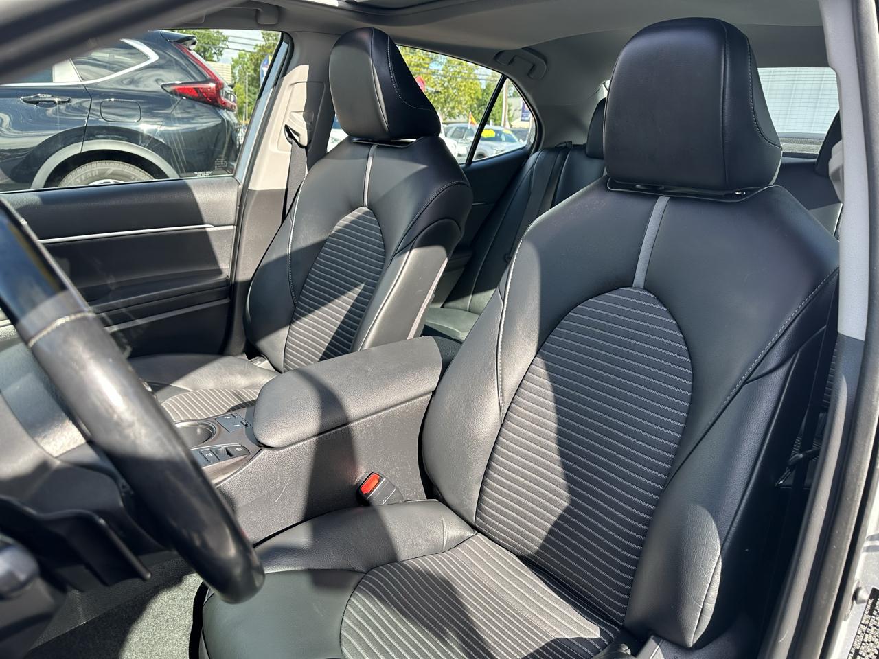 Toyota Camry SE Auto AWD (Natl) 2021