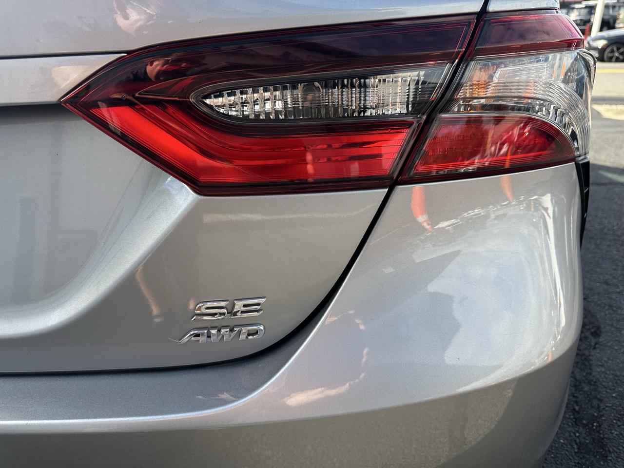 Toyota Camry SE Auto AWD (Natl) 2021