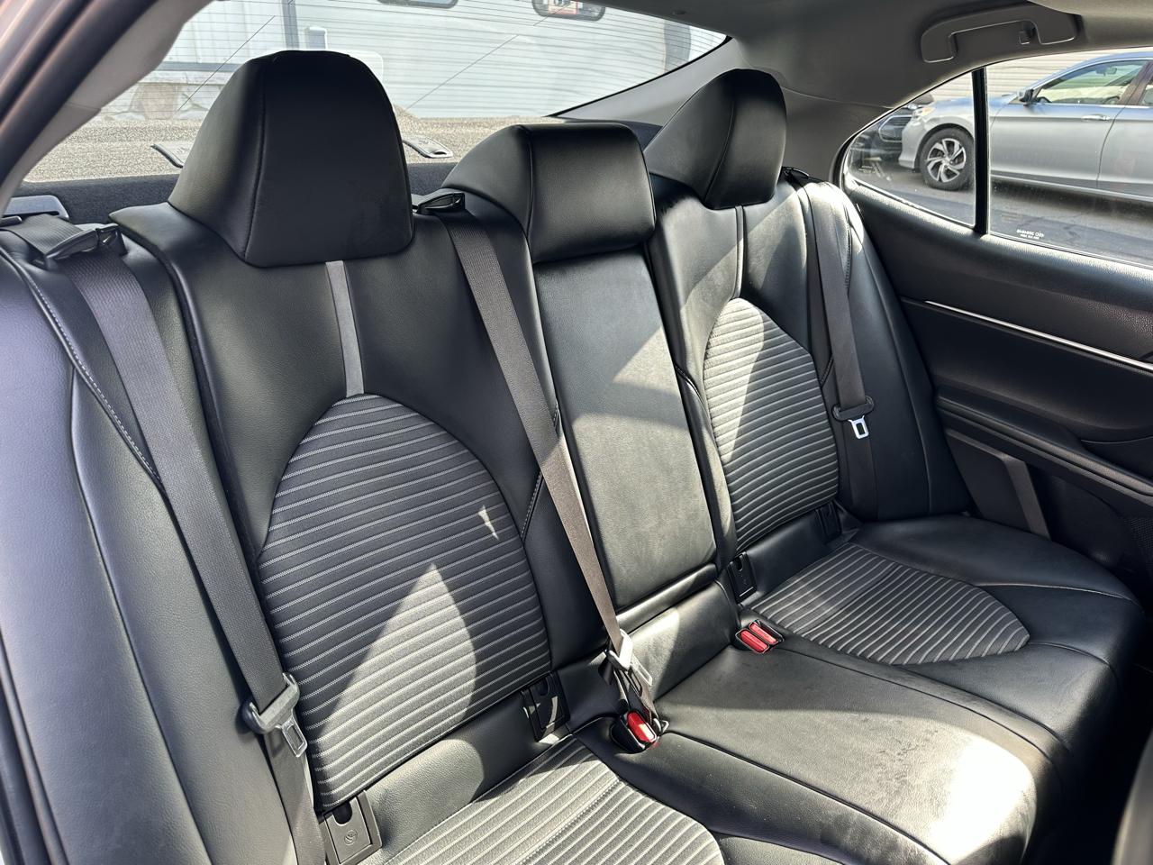 Toyota Camry SE Auto AWD (Natl) 2021
