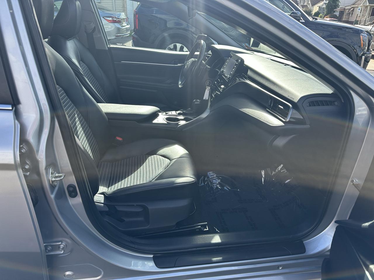 Toyota Camry SE Auto AWD (Natl) 2021