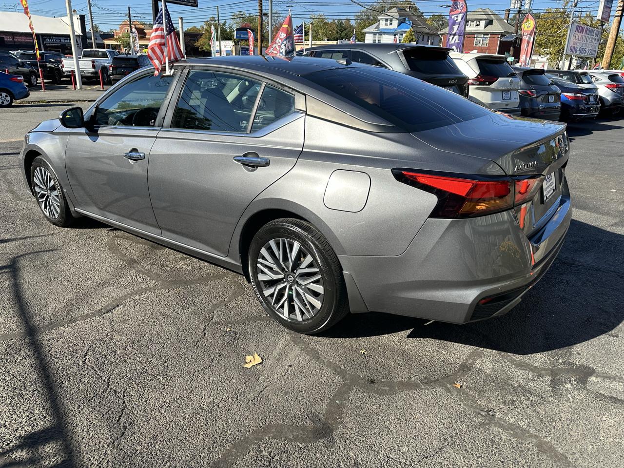 Nissan Altima  2024