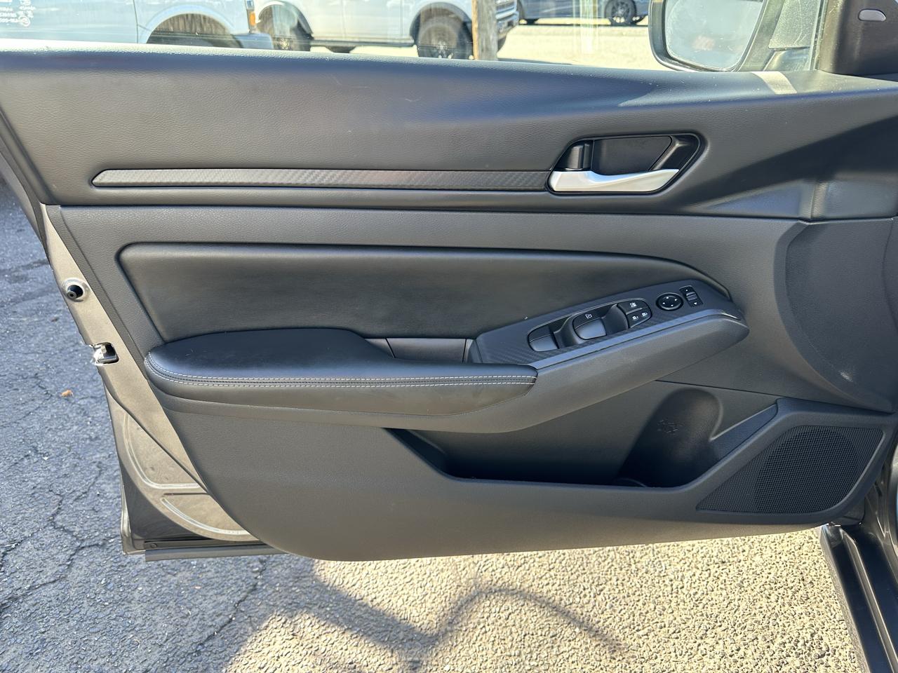 Nissan Altima  2024
