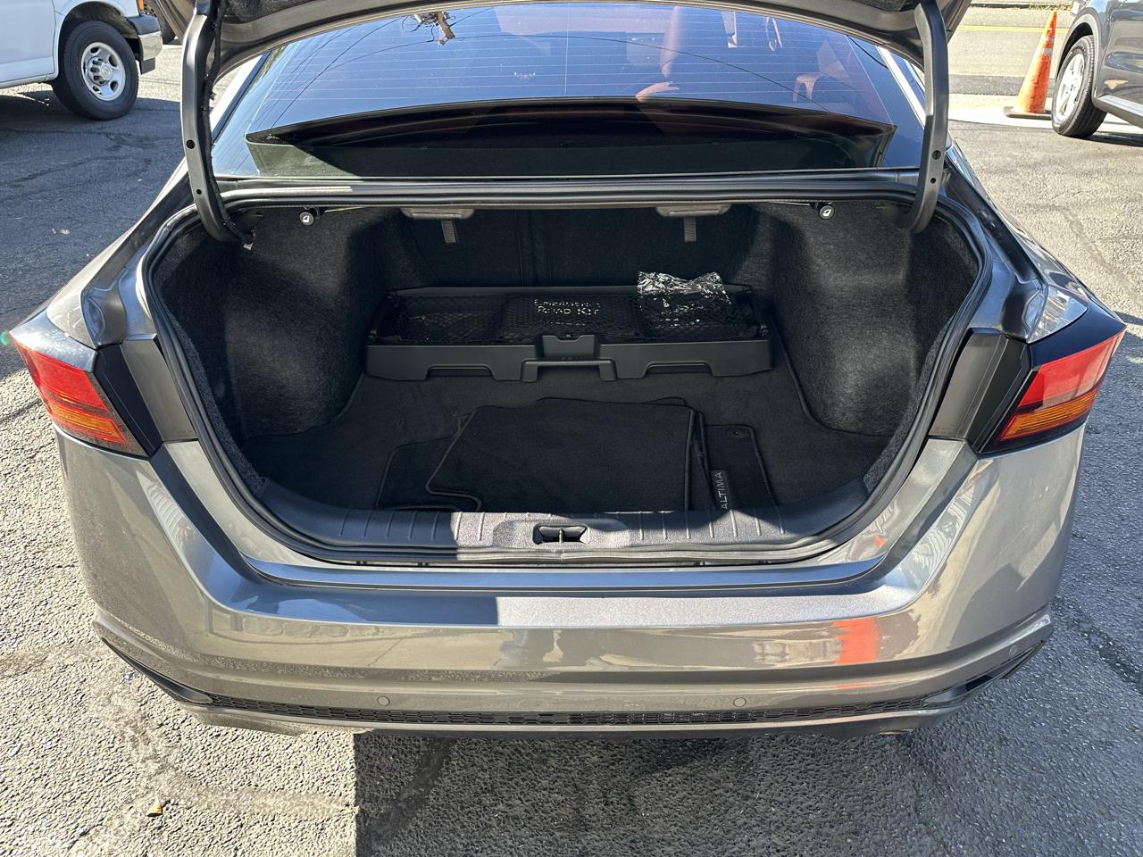 Nissan Altima  2024