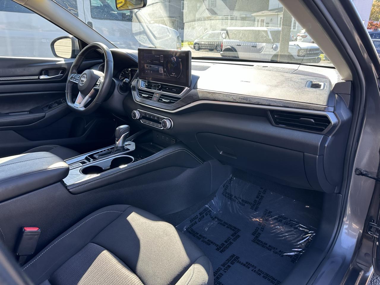 Nissan Altima  2024