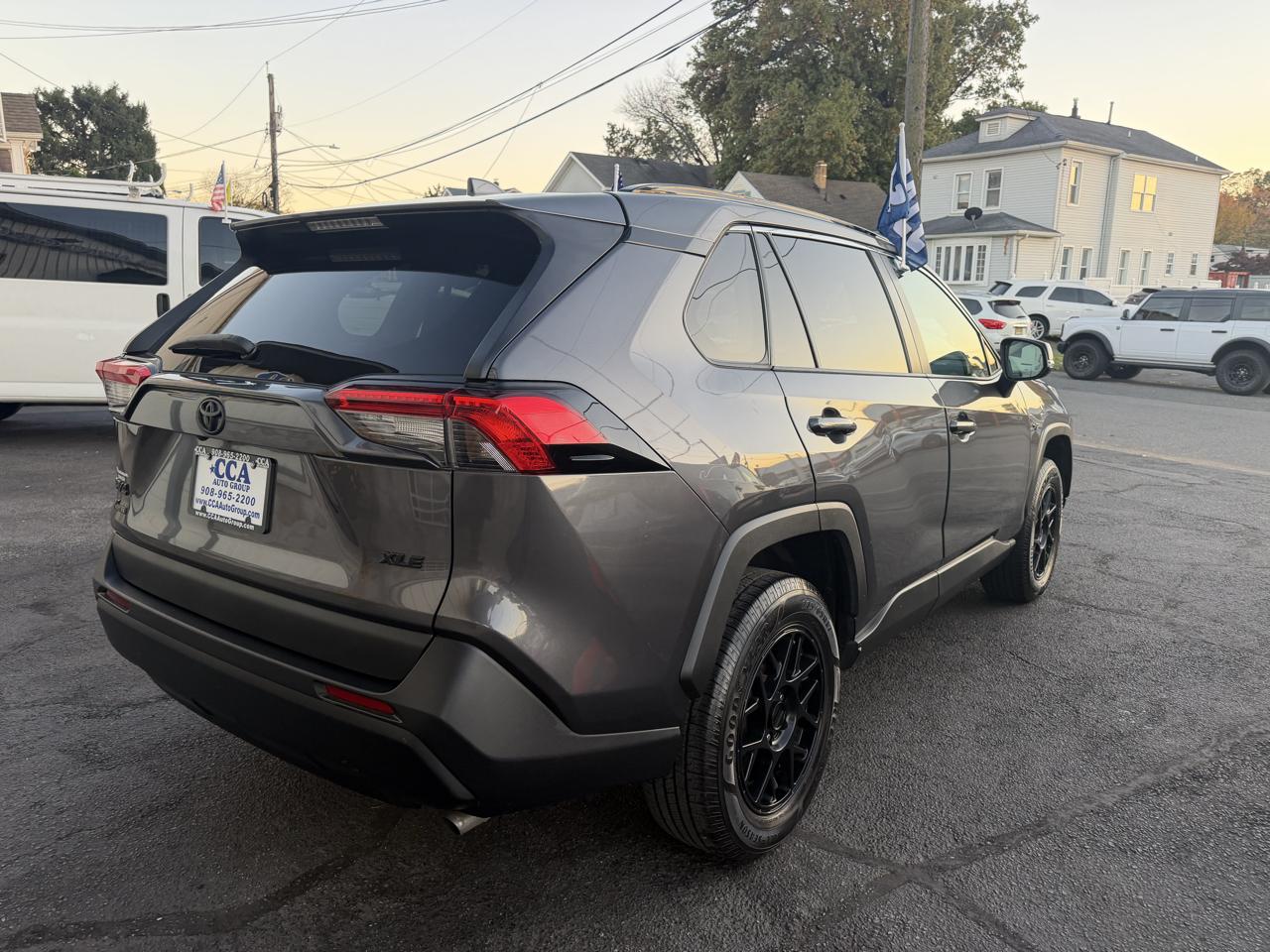 Toyota RAV4  2021