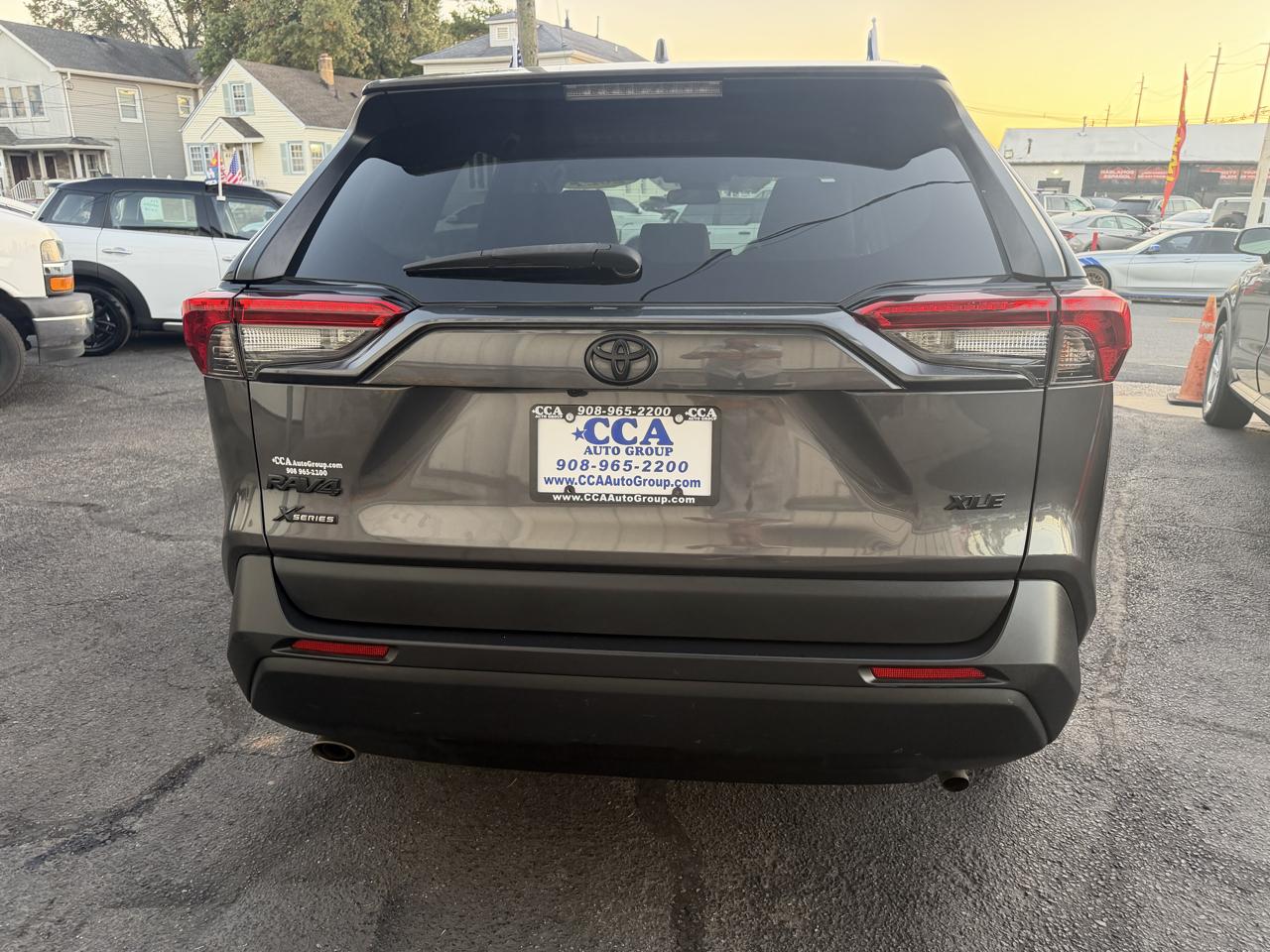 Toyota RAV4  2021