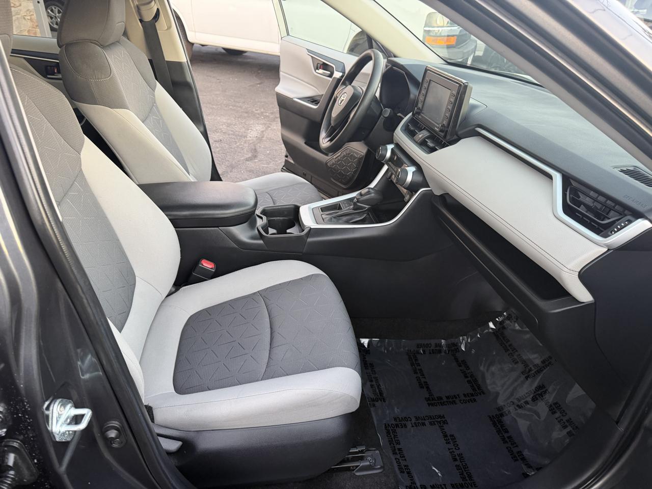 Toyota RAV4  2021