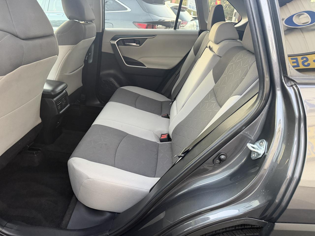 Toyota RAV4  2021