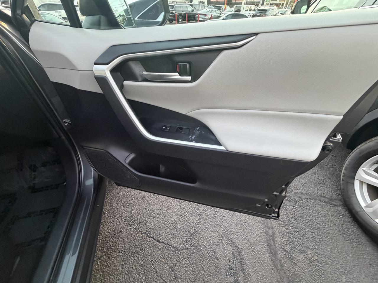 Toyota RAV4  2021