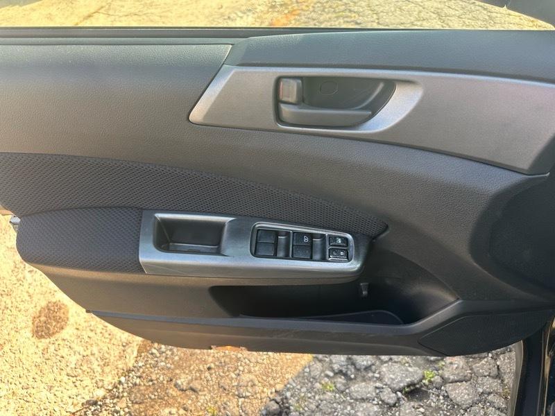 Subaru Forester 2.5X 2012
