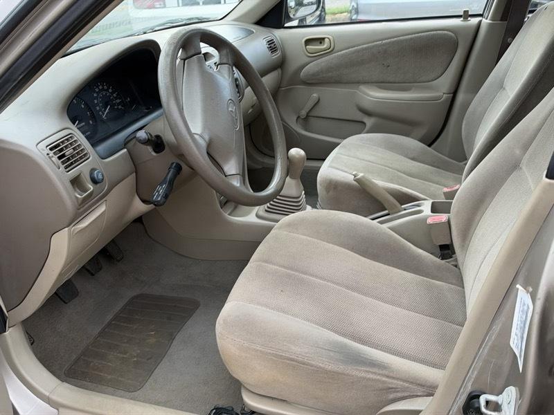 Toyota Corolla CE 2002