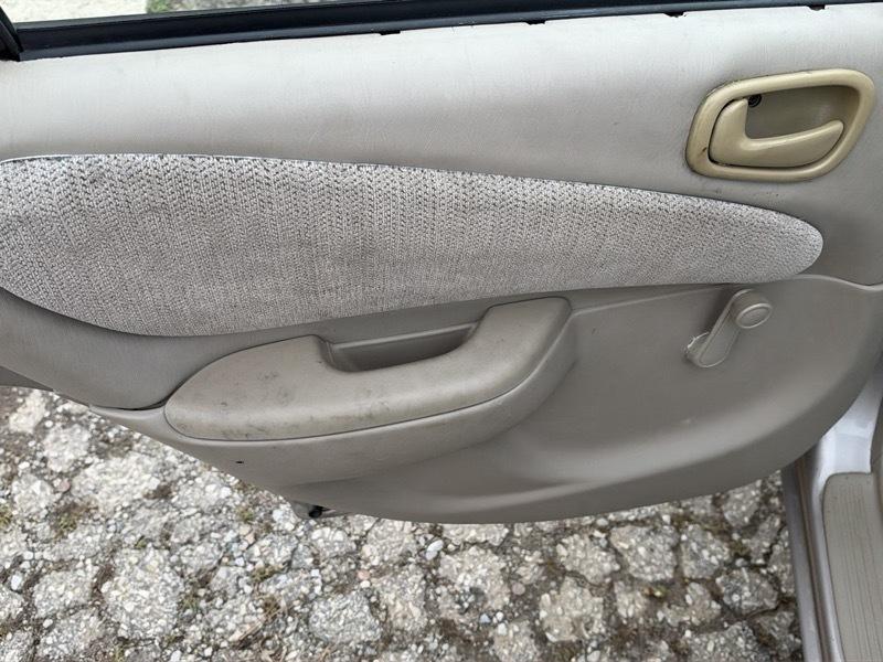 Toyota Corolla CE 2002