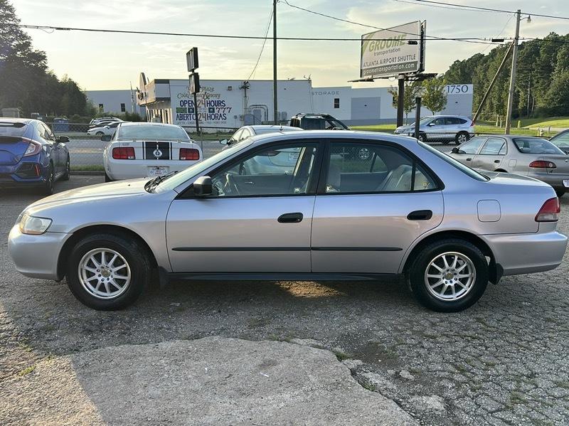 Honda Accord DX sedan 2001
