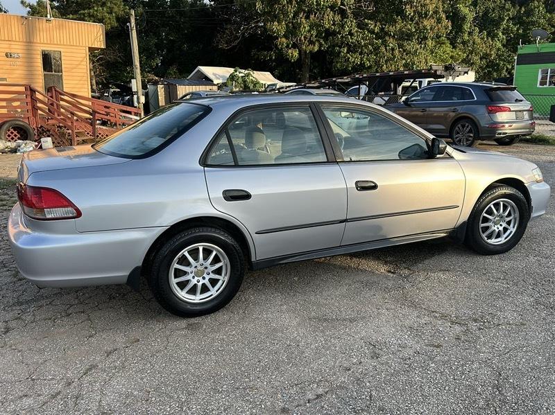 Honda Accord DX sedan 2001