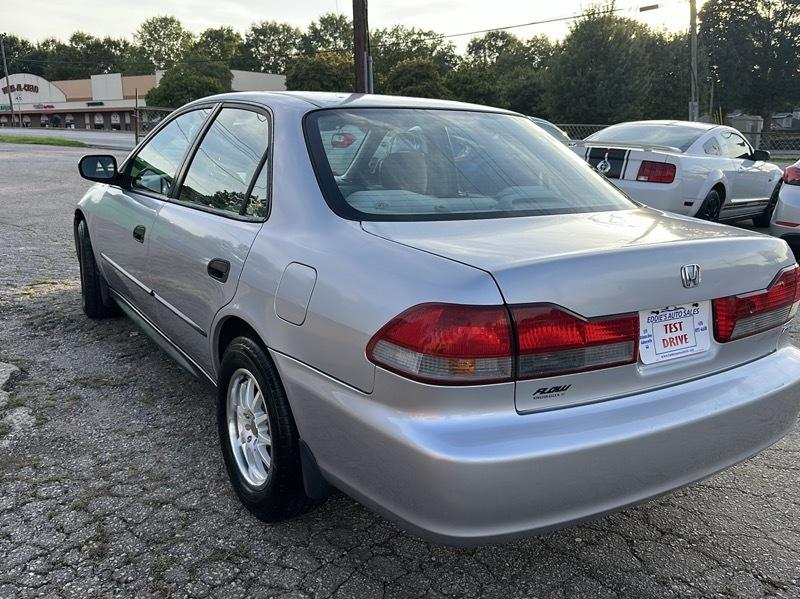 Honda Accord DX sedan 2001